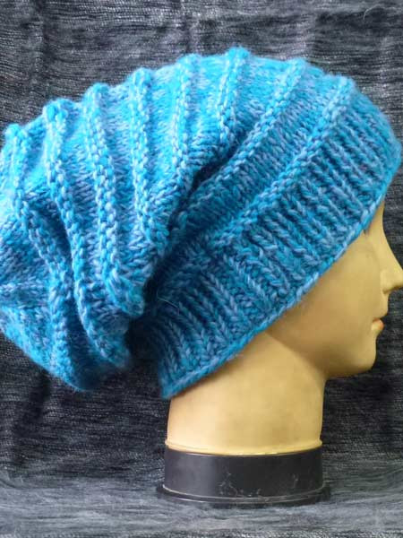 Slouchy ski beanie