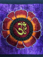 Om tri fold wallet