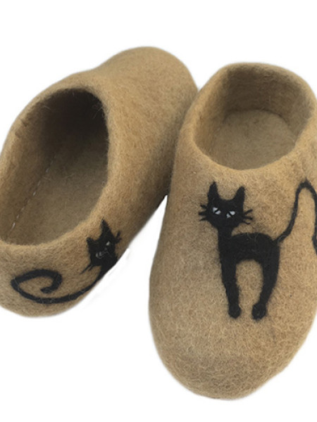 Cat Design Felt Slippers