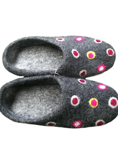Circle Design Felt Slippers